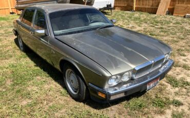 Jaguar-xj6-vanden-plas-1987-5