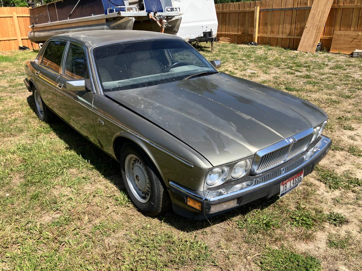 Jaguar-xj6-vanden-plas-1987-5