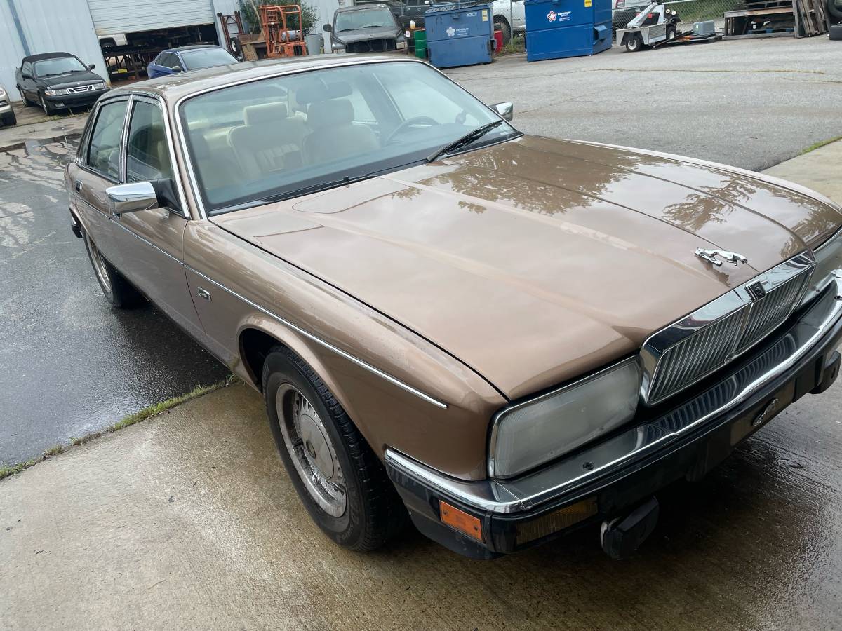 Jaguar-xj6-vanden-plas-1990-brown-12