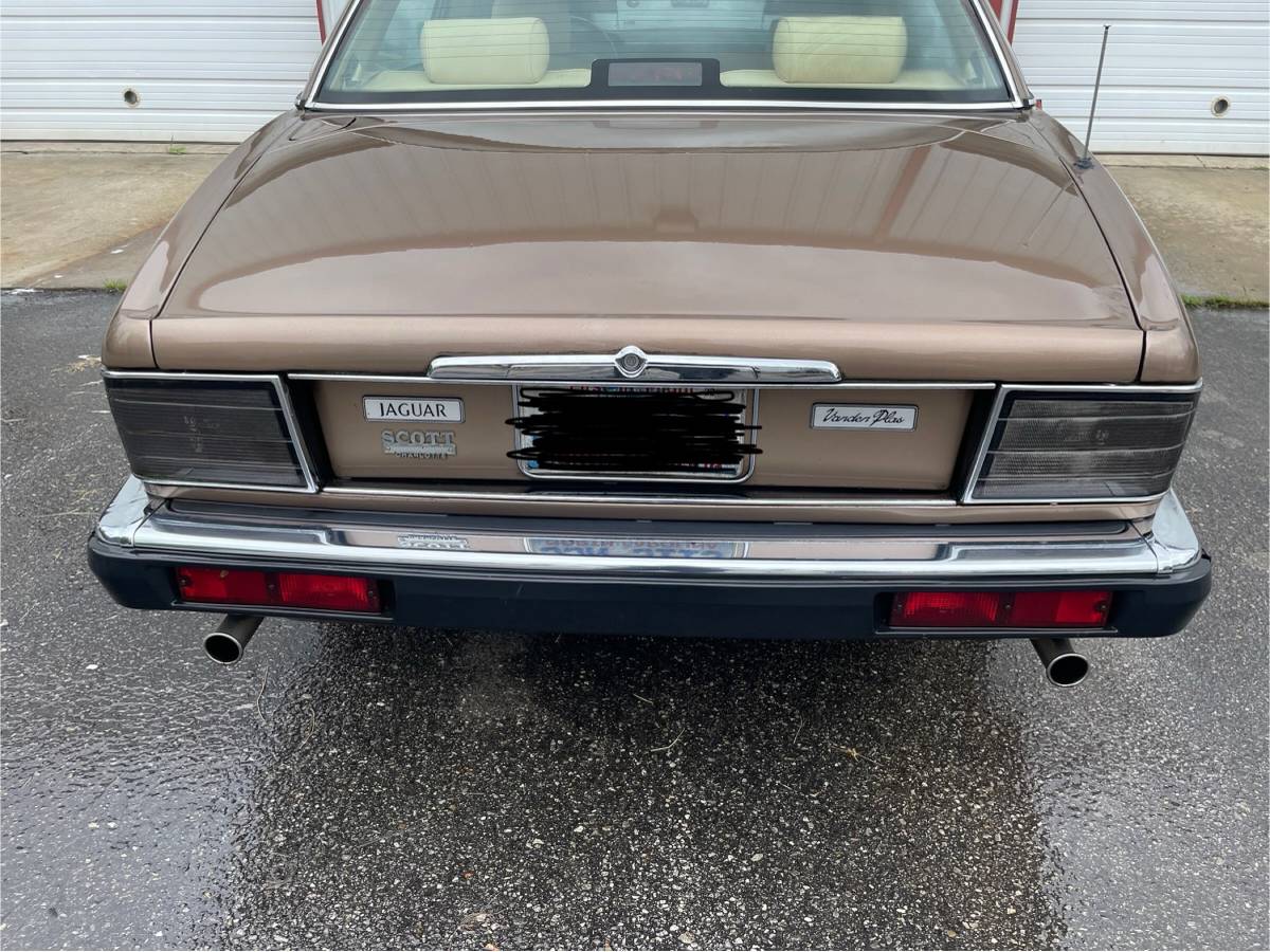 Jaguar-xj6-vanden-plas-1990-brown-4