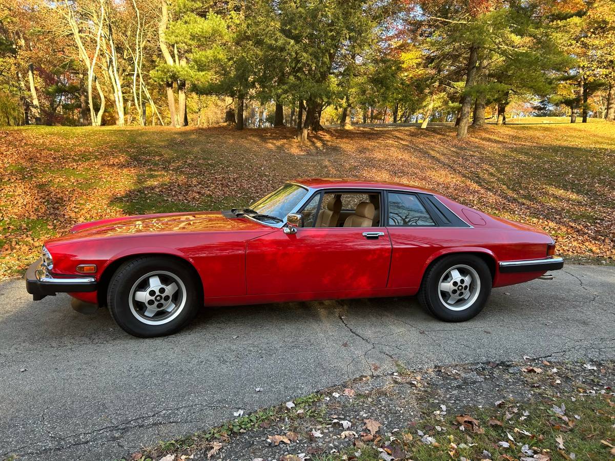 Jaguar-xjs-1986-red