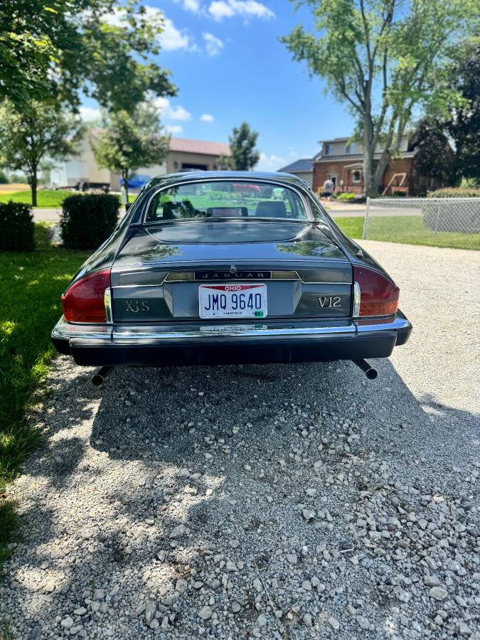 Jaguar-xjs-1987-grey