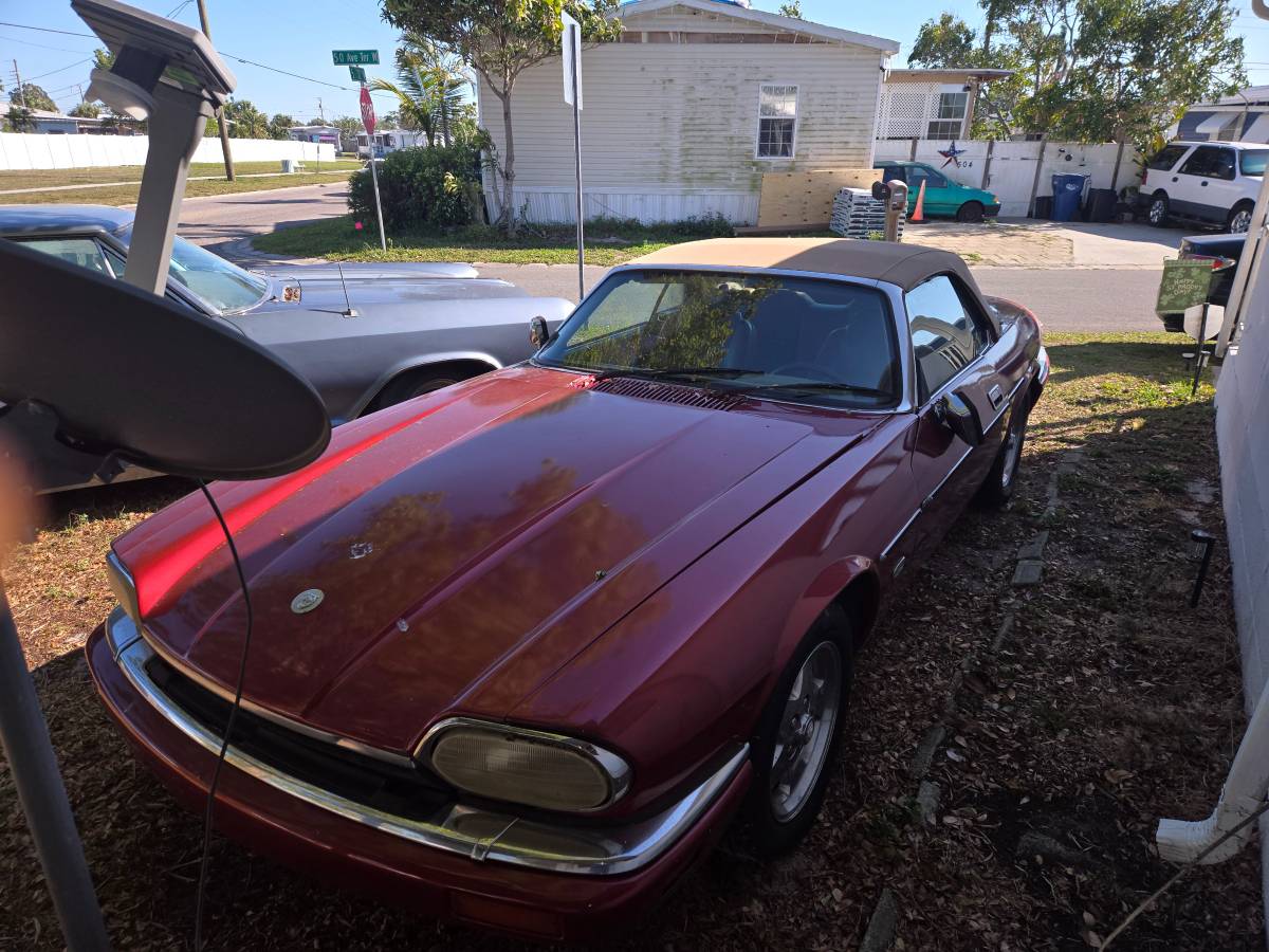 Jaguar-xjs-1991-red-1