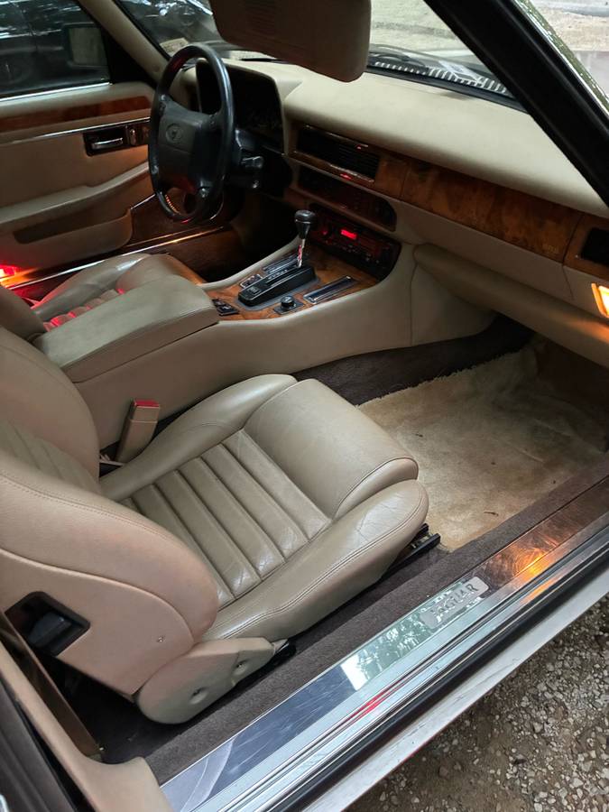 Jaguar-xjs-1994-brown-10