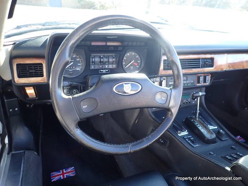 Jaguar-xjs-roadster-1989-white-16