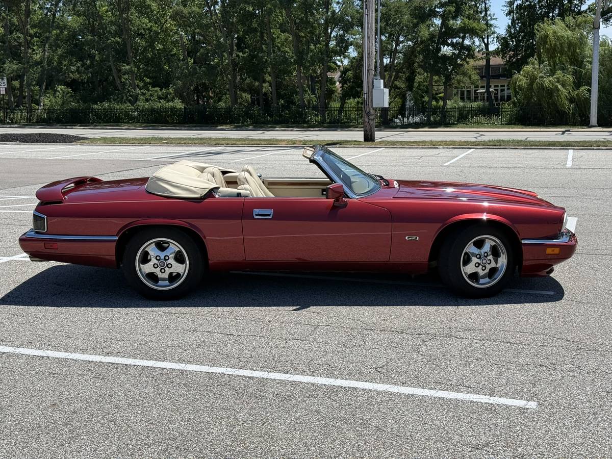 Jaguar-xjs-v12-convertible-1995-red-1