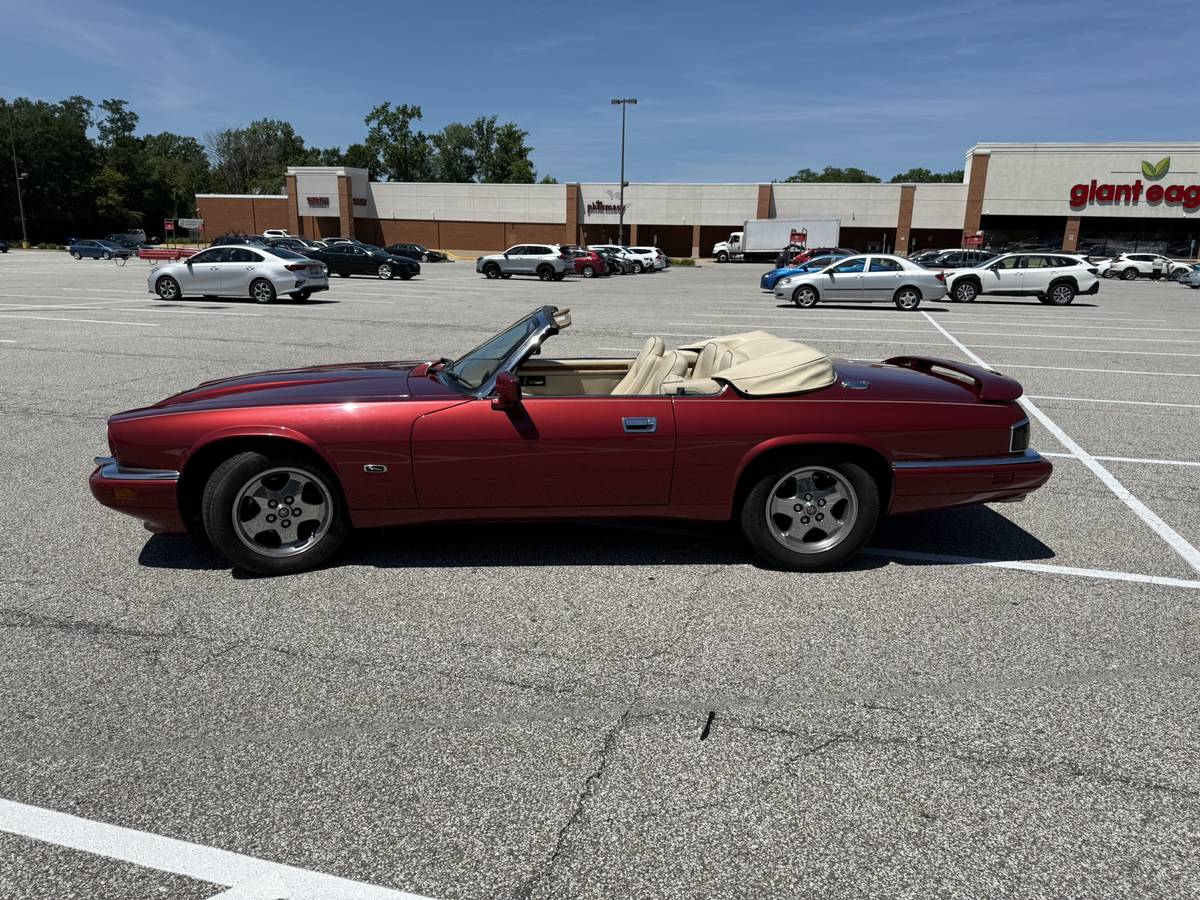 Jaguar-xjs-v12-convertible-1995-red-5