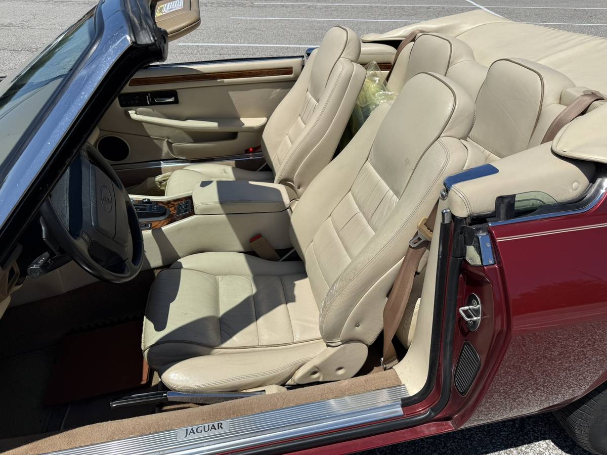 Jaguar-xjs-v12-convertible-1995-red-6