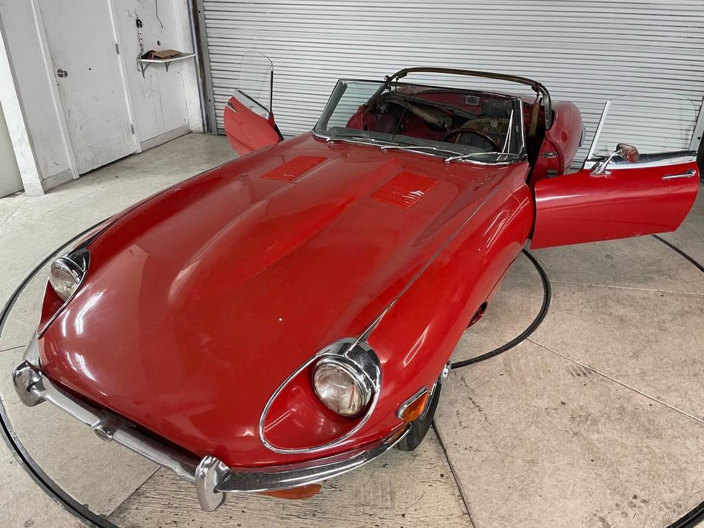 Jaguar-xk-1970-red-2
