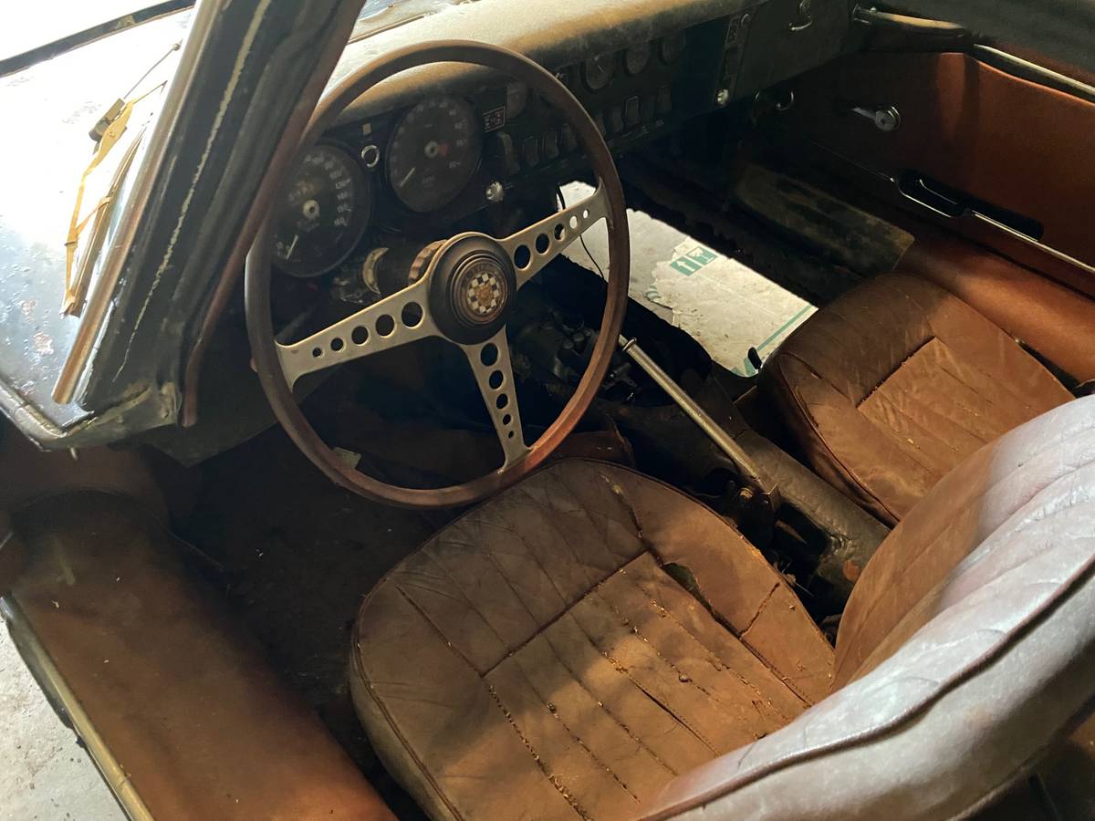 Jaguar-xke-1.5-series-1968-green-12