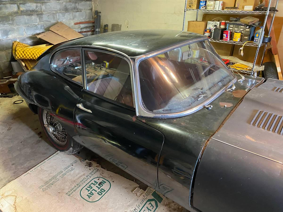 Jaguar-xke-1.5-series-1968-green-5
