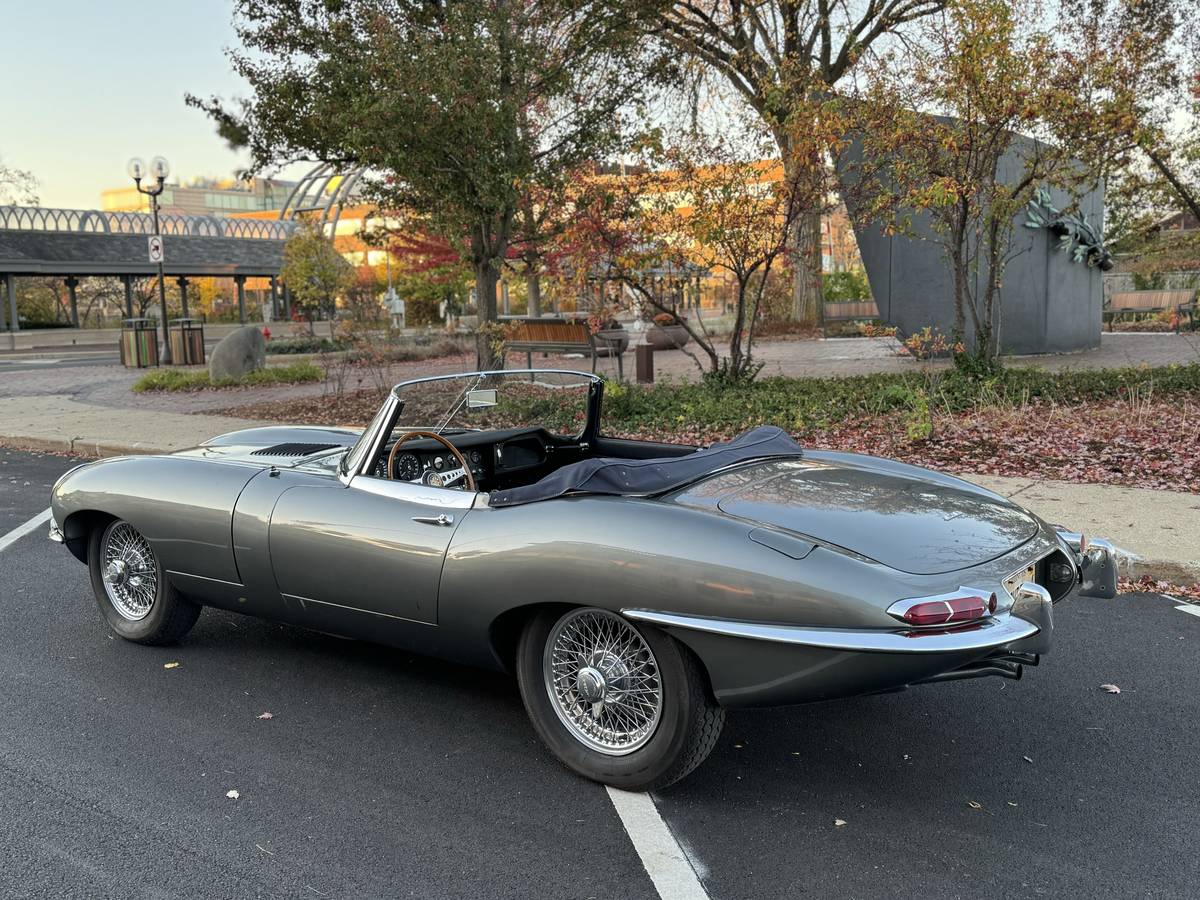 Jaguar-xke-1964-grey-14