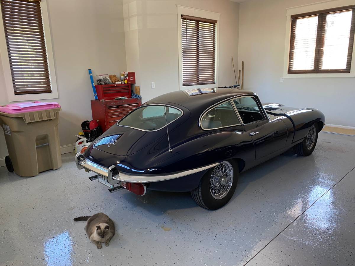 Jaguar-xke-1966-blue-1