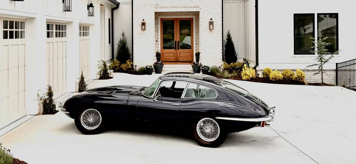 Jaguar-xke-1966-blue