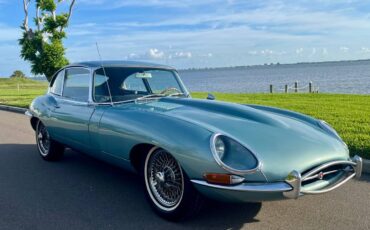 Jaguar-xke-1966-blue