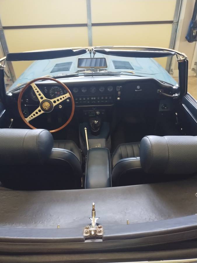 Jaguar-xke-1969-blue-3