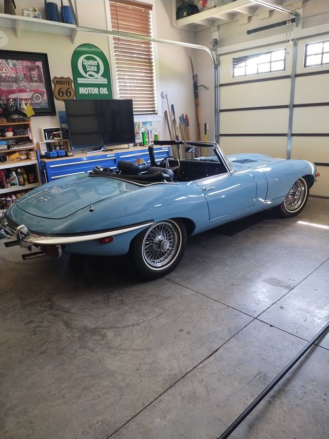 Jaguar-xke-1969-blue