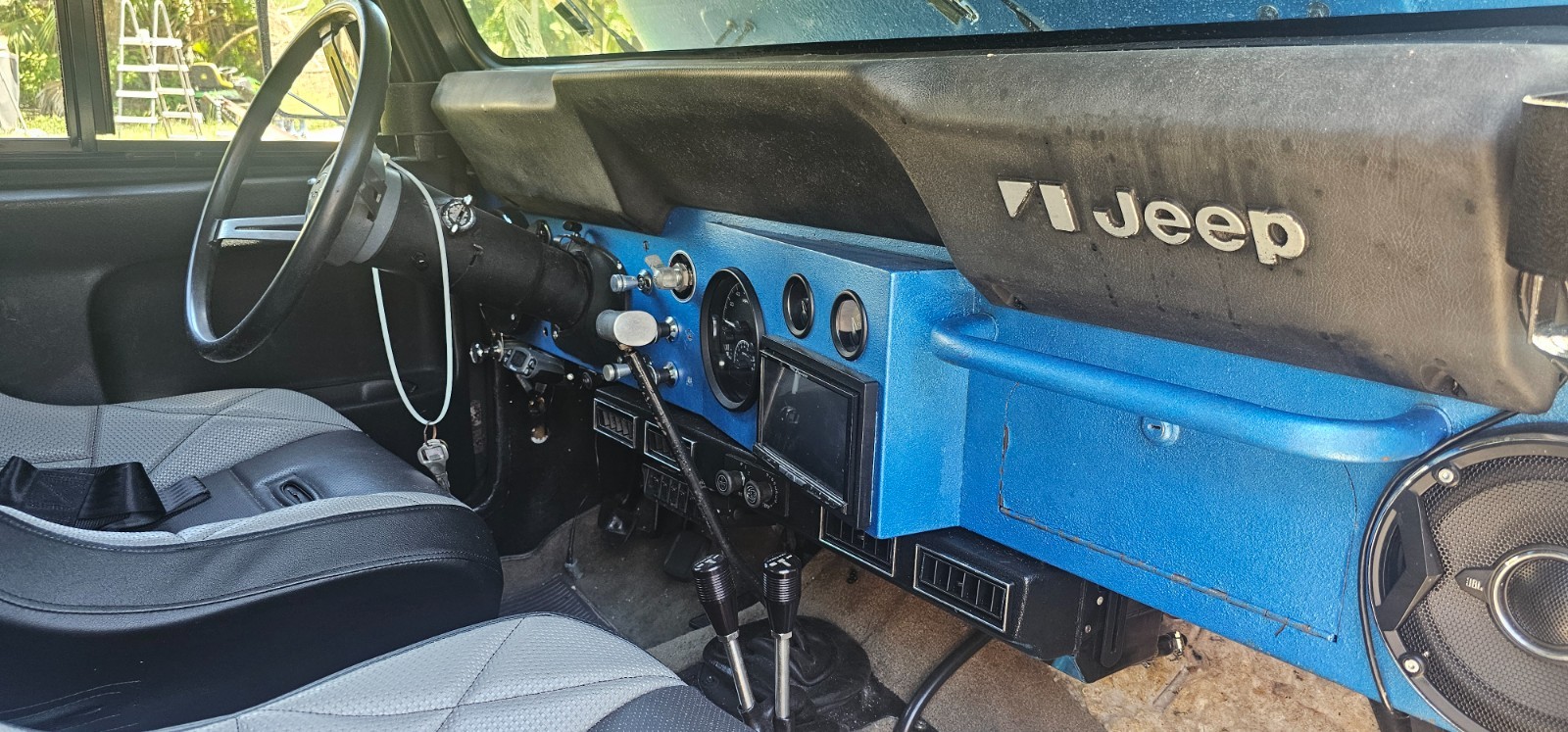 Jeep-CJ-1977-9