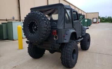 Jeep-CJ-1981-6