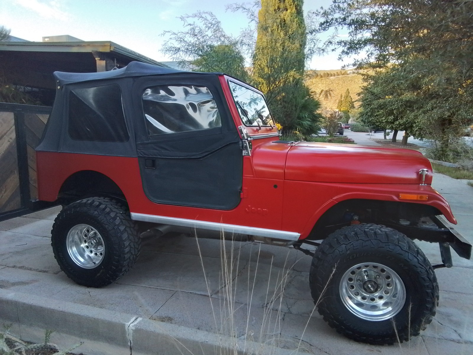 Jeep-CJ-1981-SUV-10