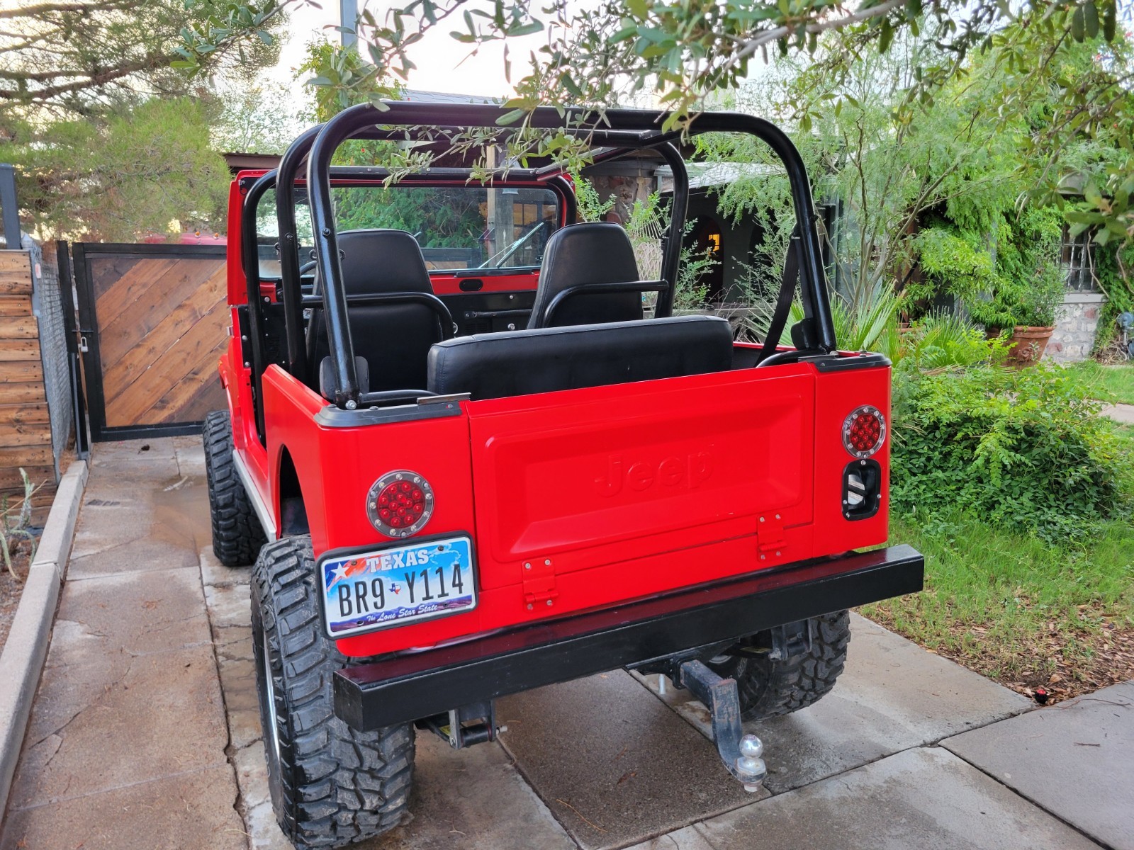 Jeep-CJ-1981-SUV-5