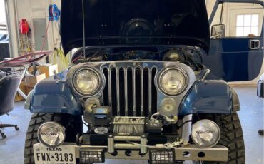 Jeep-CJ-1982-1
