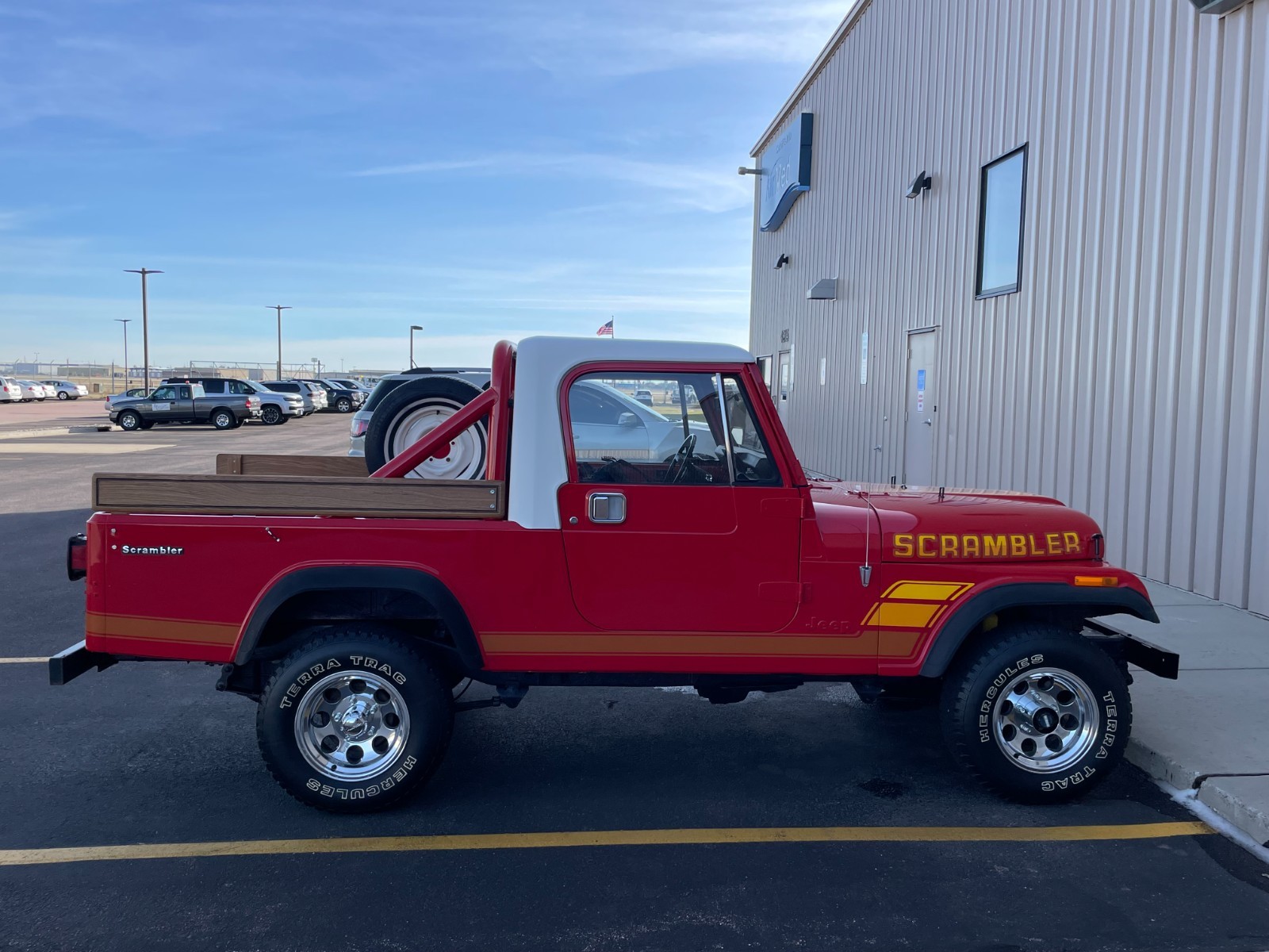Jeep-CJ-1983-18