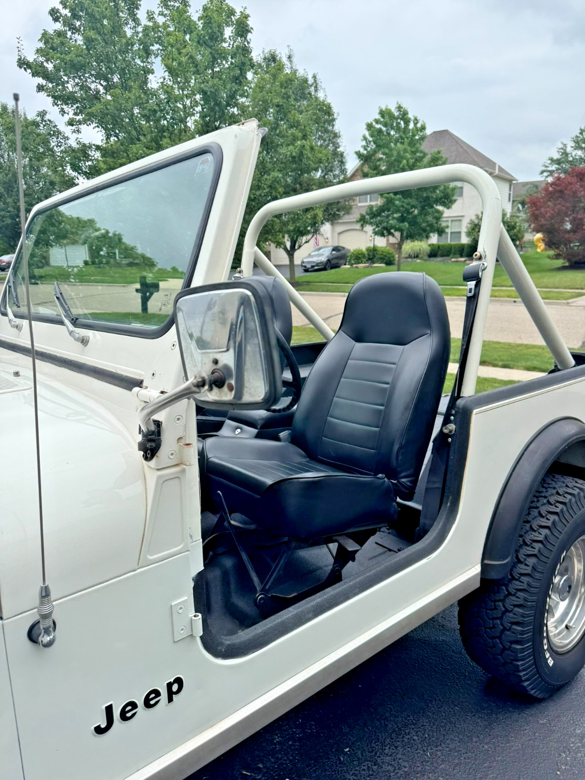Jeep-CJ-1984-SUV-1