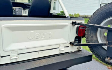 Jeep-CJ-1984-SUV-11