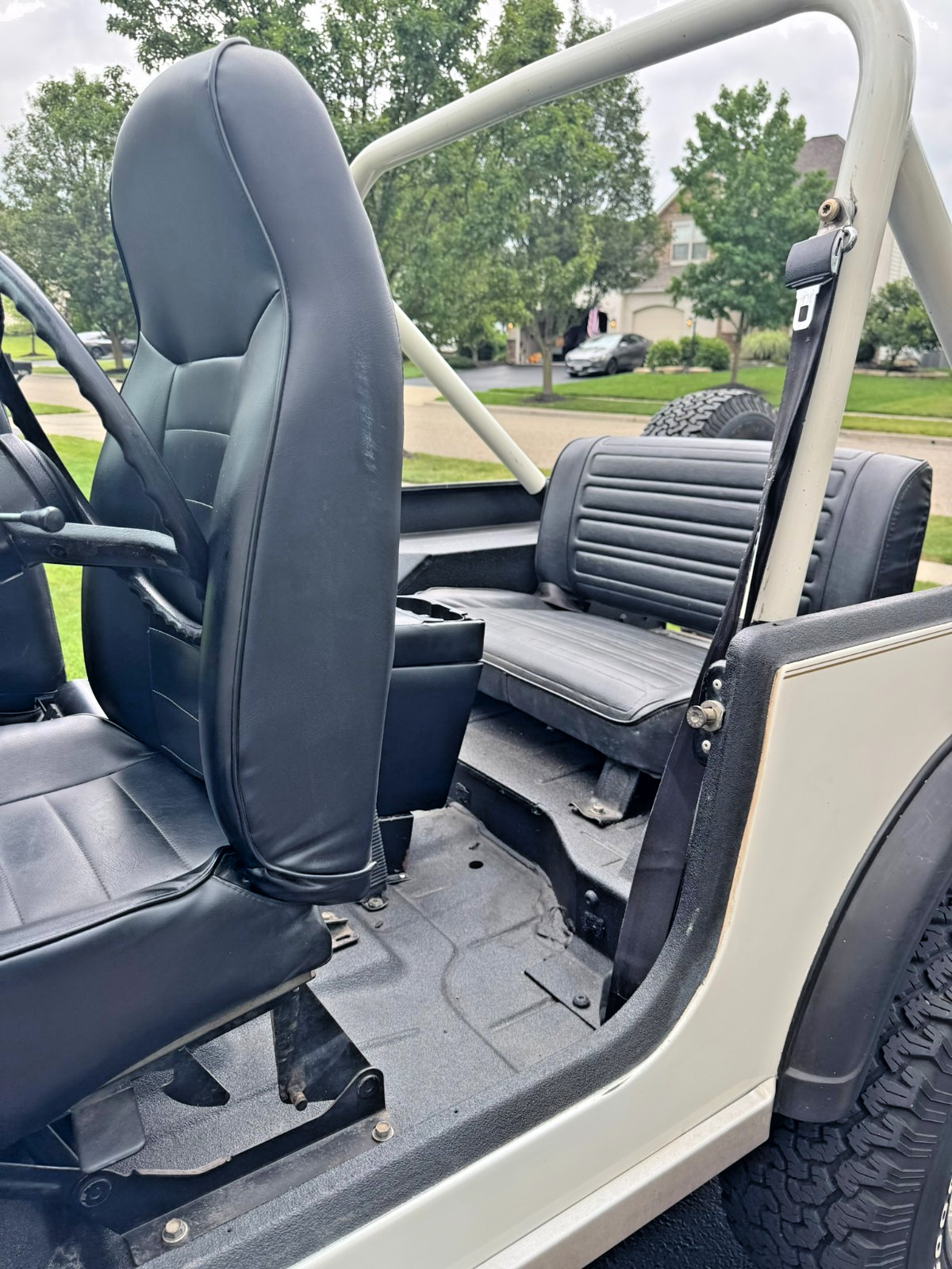 Jeep-CJ-1984-SUV-16