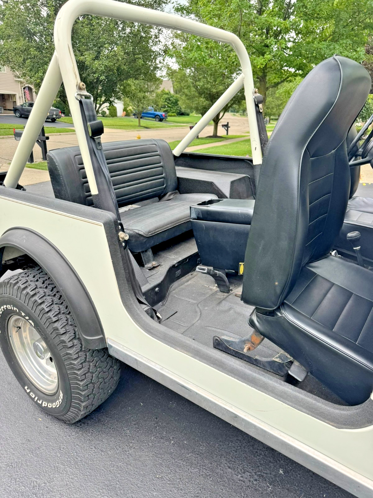 Jeep-CJ-1984-SUV-17