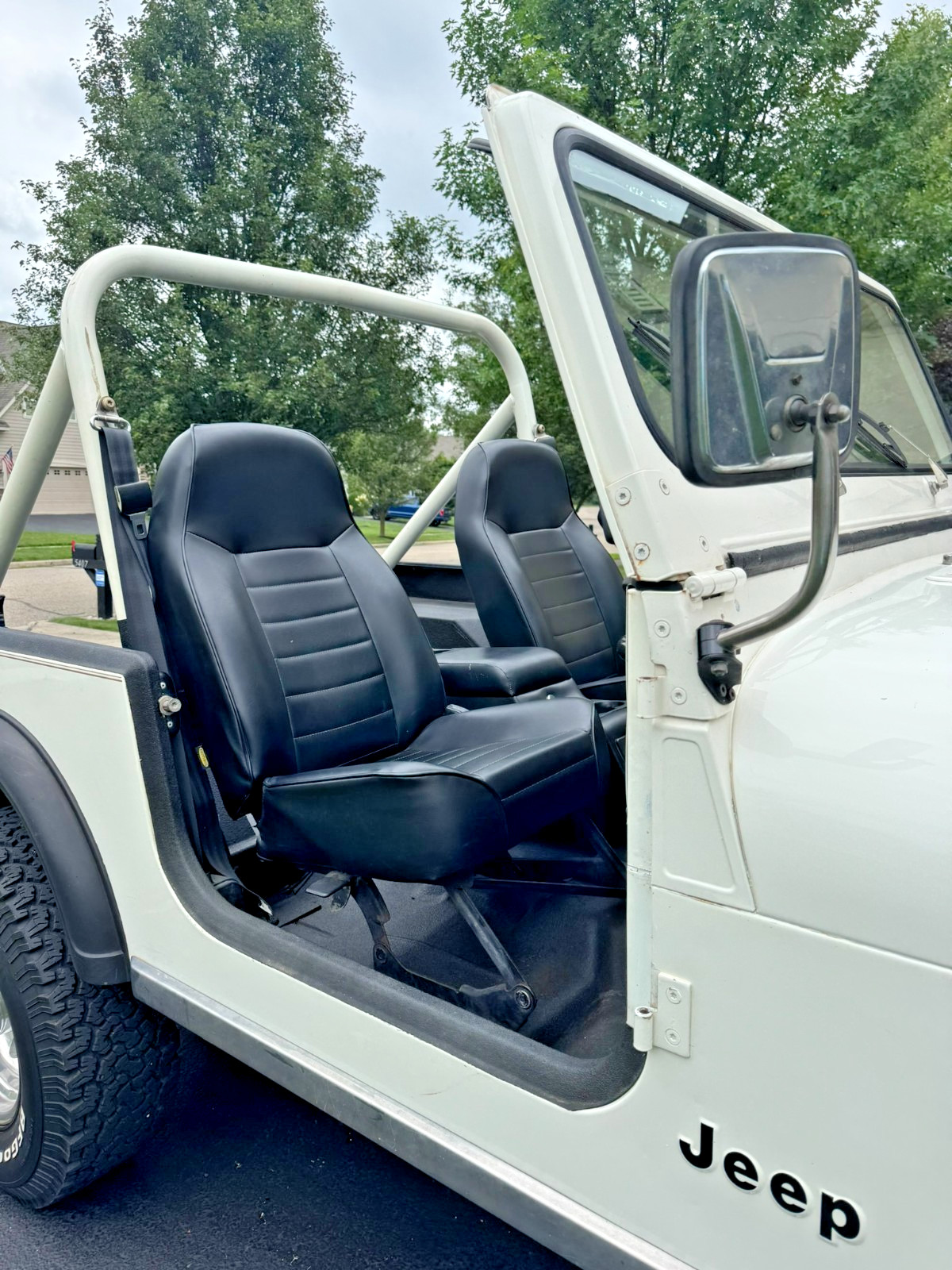Jeep-CJ-1984-SUV-6