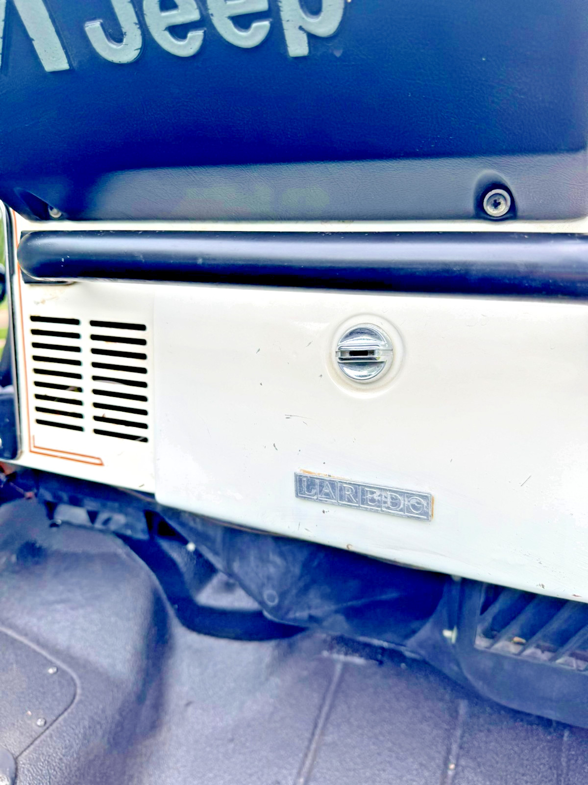 Jeep-CJ-1984-SUV-8