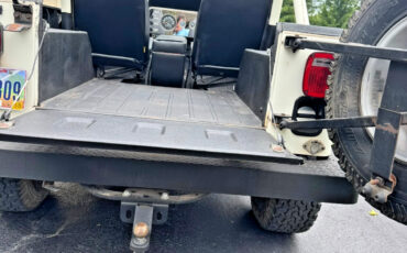 Jeep-CJ-1984-SUV-9