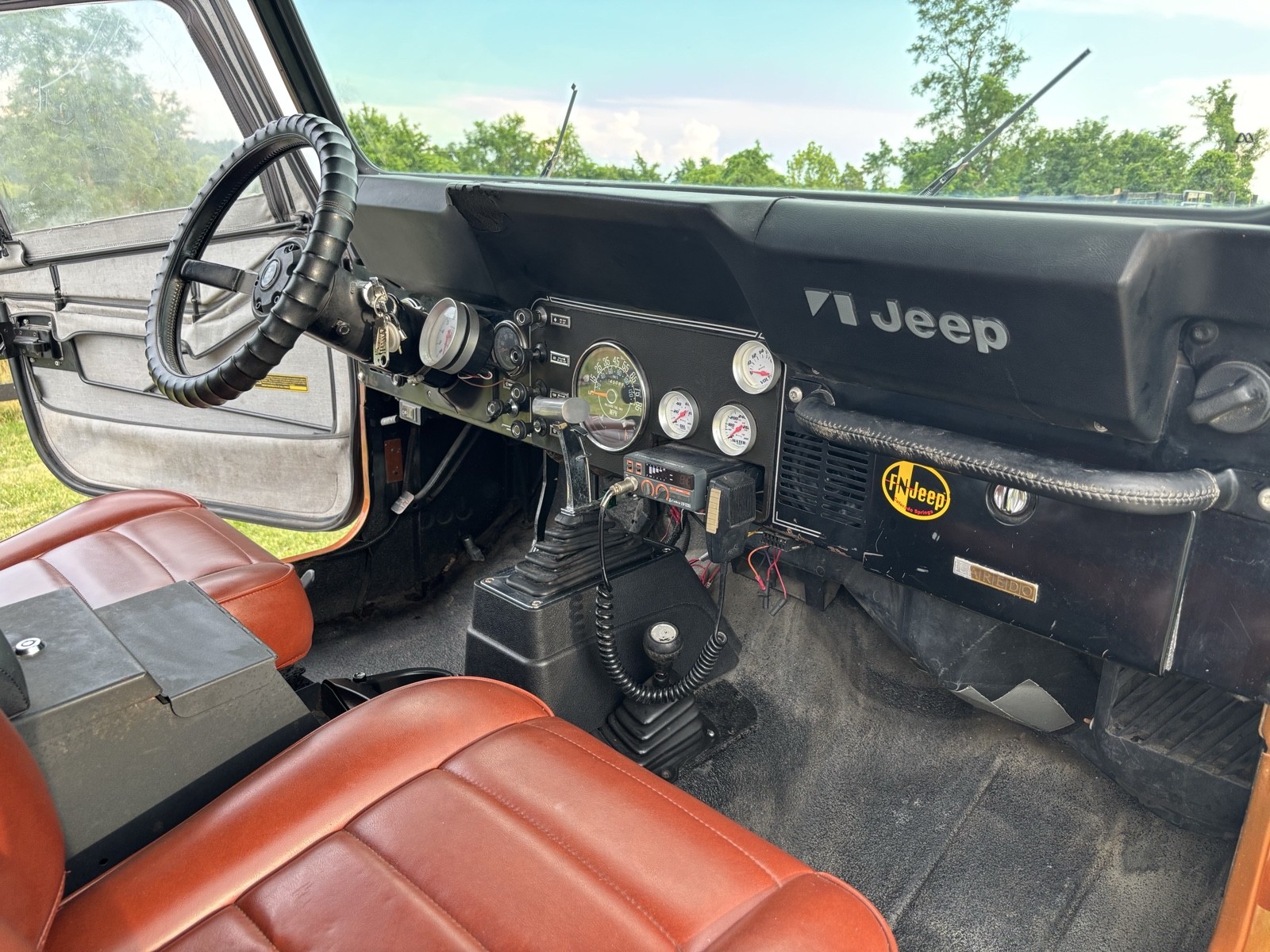 Jeep-CJ-1985-SUV-11