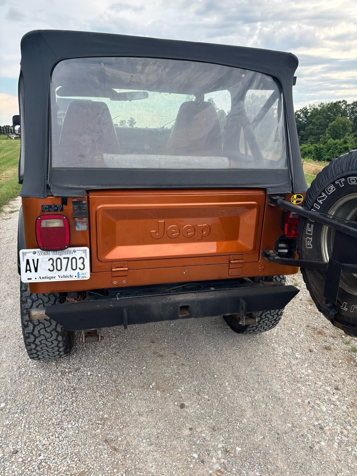 Jeep-CJ-1985-SUV-3