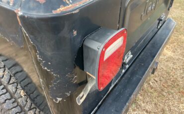Jeep-CJ-7-1983-17