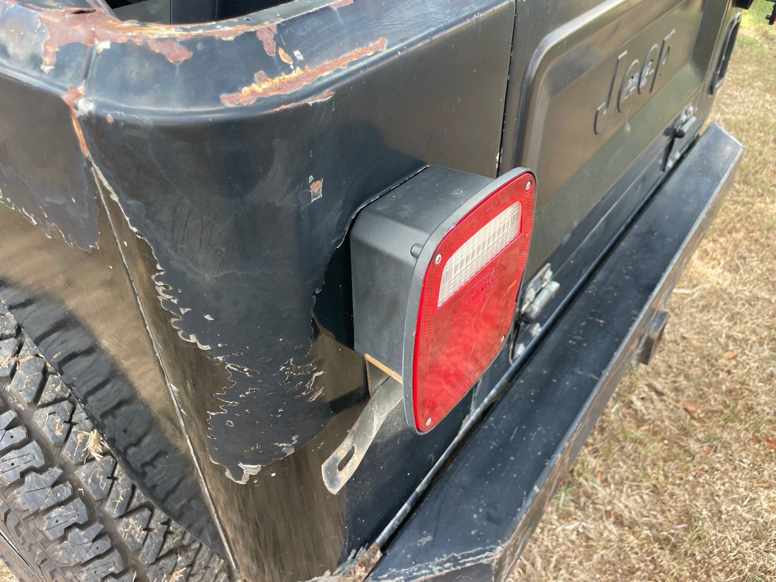 Jeep-CJ-7-1983-17