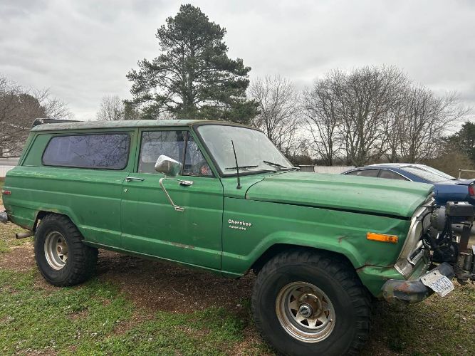 Jeep-Cherokee-1974-Green