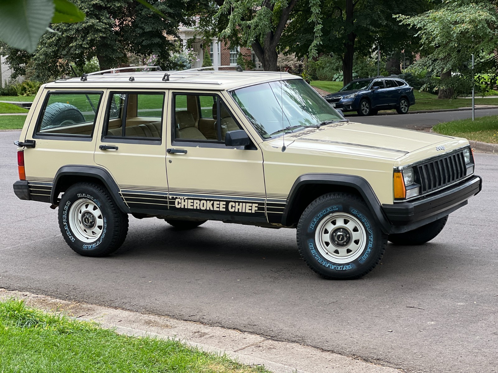 Jeep-Cherokee-1987-SUV-1