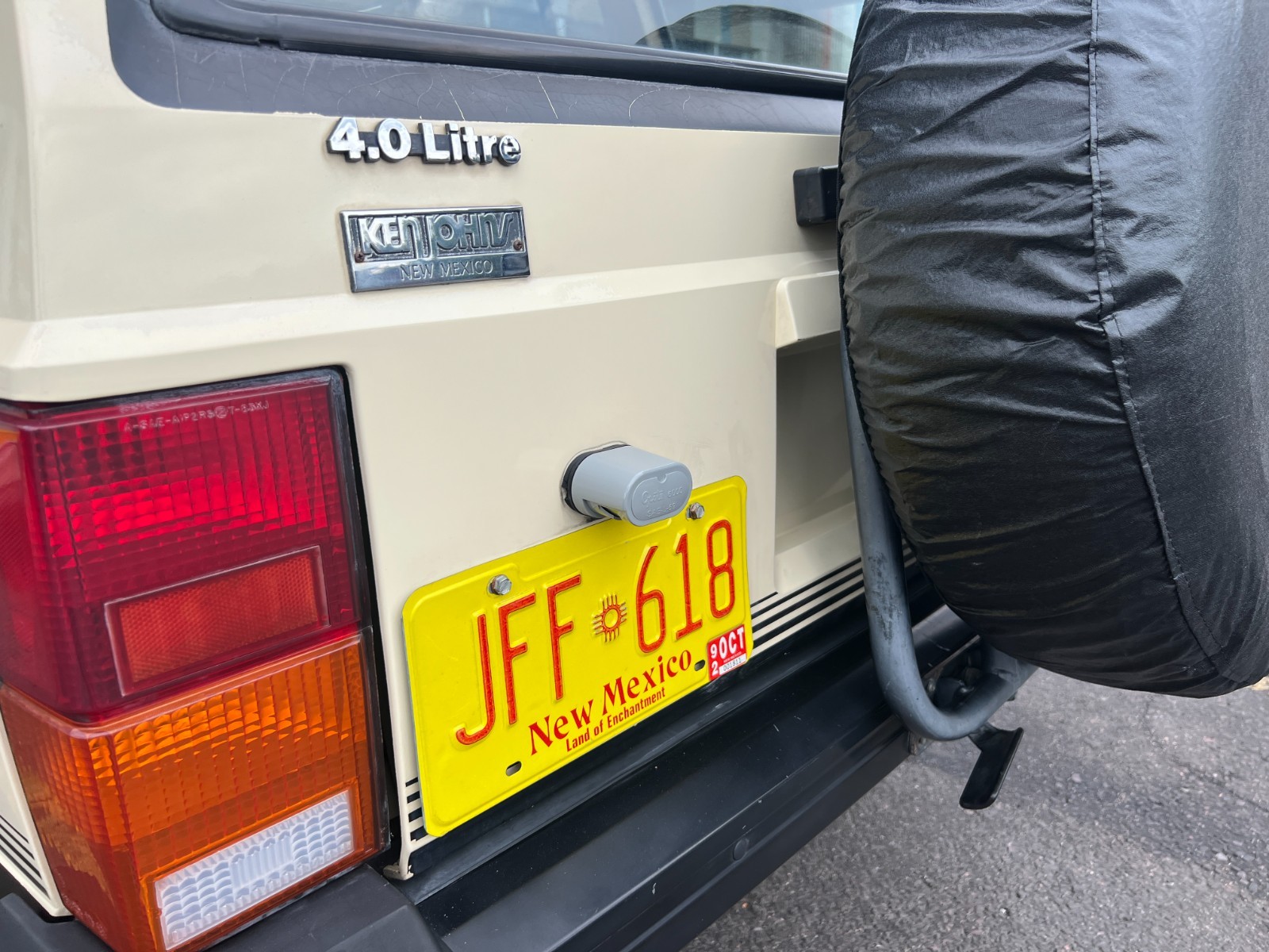 Jeep-Cherokee-1987-SUV-14