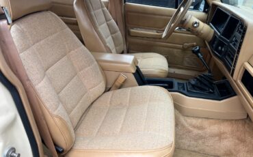 Jeep-Cherokee-1987-SUV-15