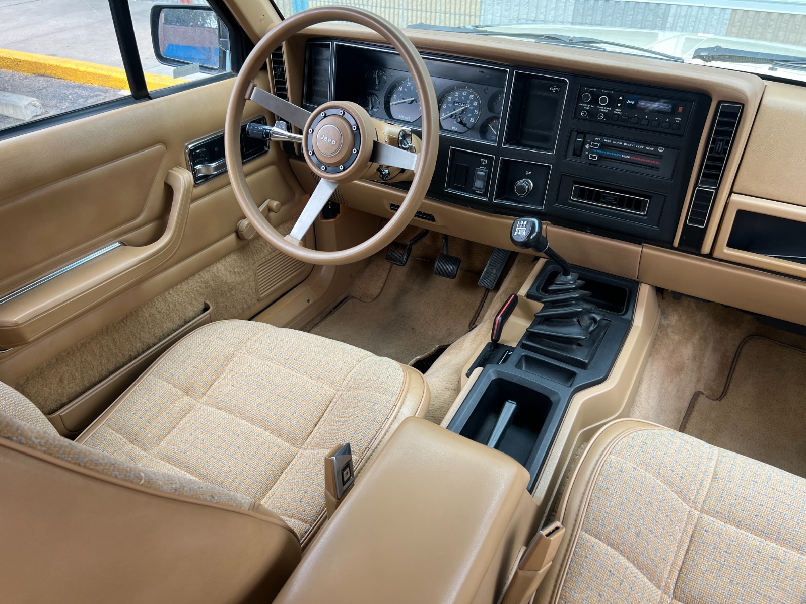 Jeep-Cherokee-1987-SUV-16