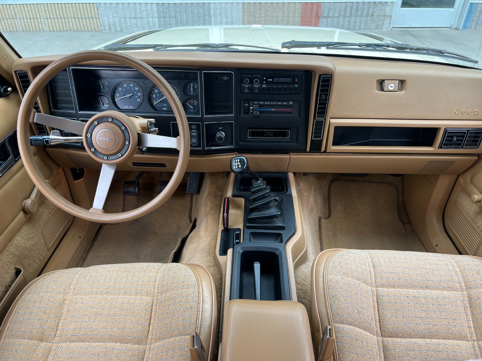 Jeep-Cherokee-1987-SUV-17