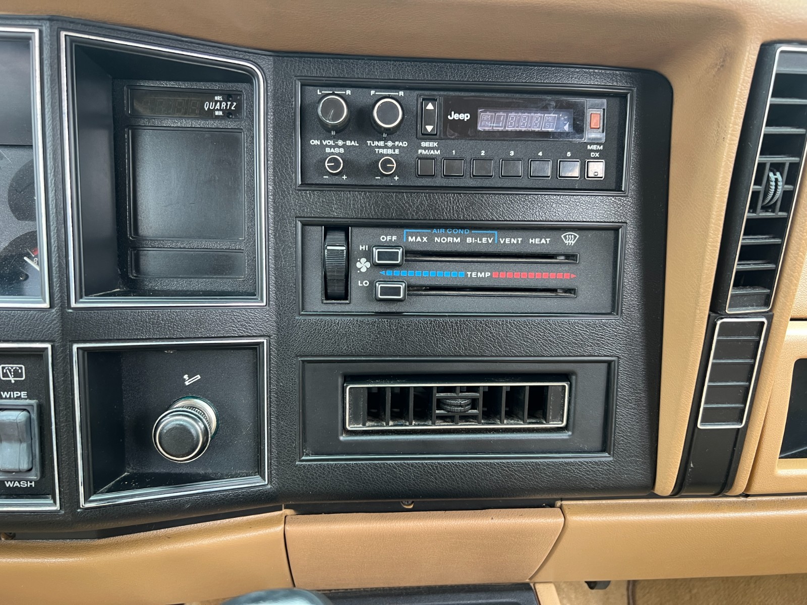 Jeep-Cherokee-1987-SUV-18