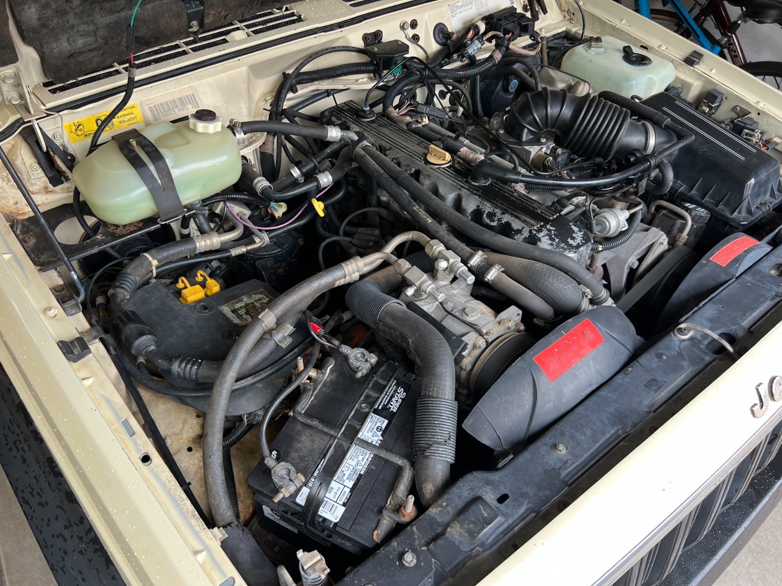 Jeep-Cherokee-1987-SUV-27