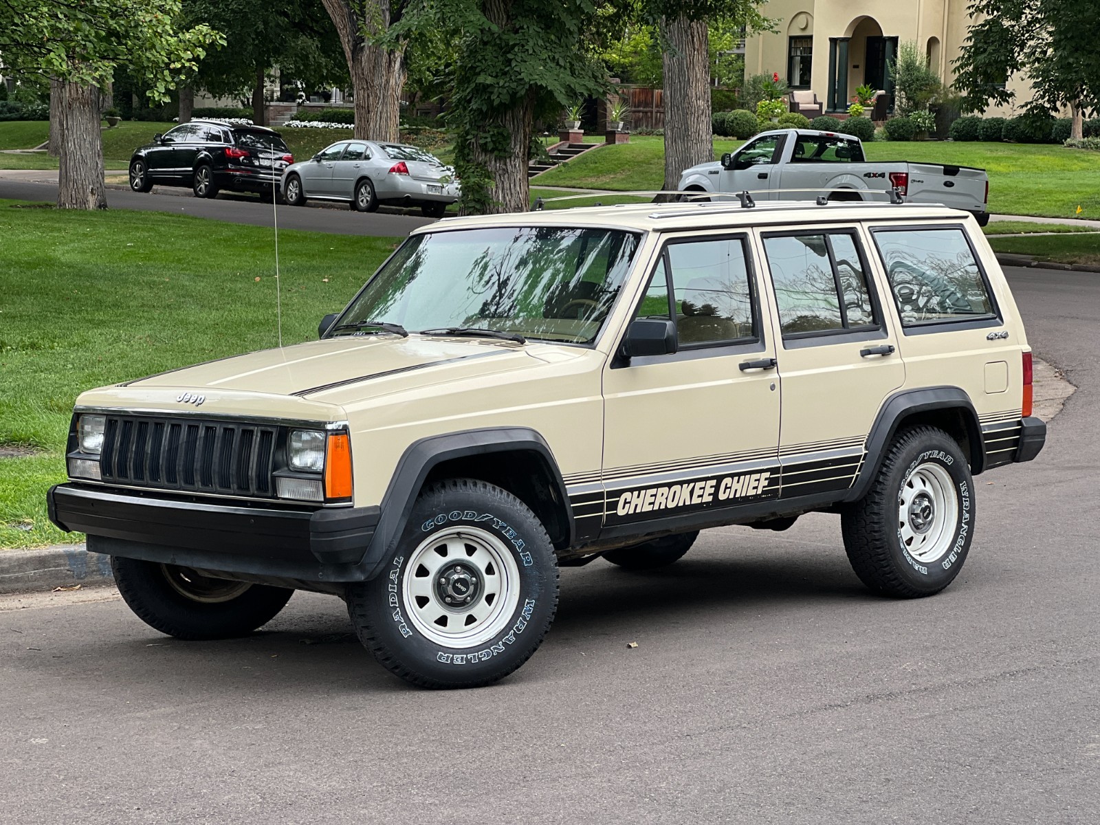 Jeep-Cherokee-1987-SUV-3