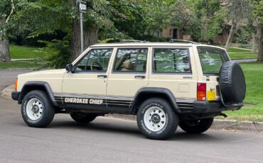 Jeep-Cherokee-1987-SUV