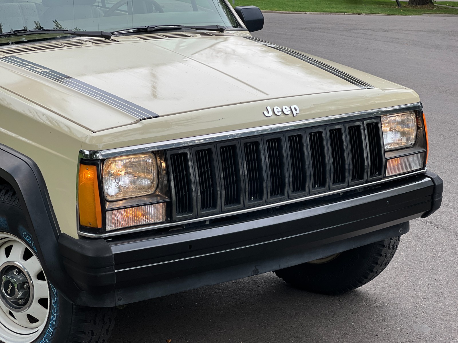 Jeep-Cherokee-1987-SUV-8