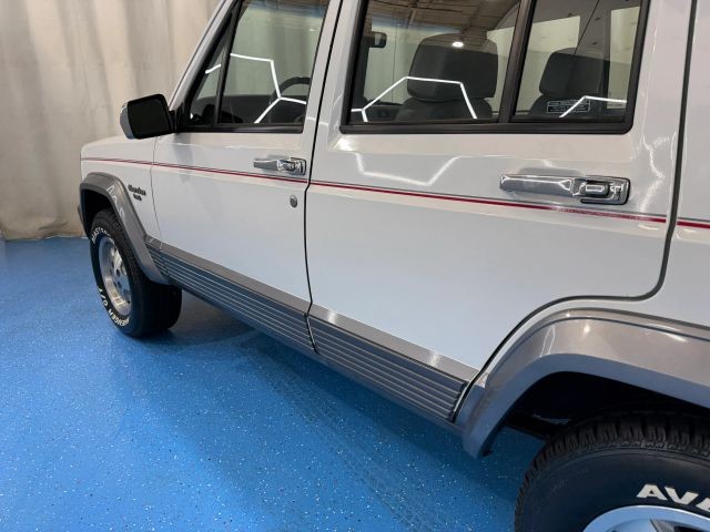 Jeep-Cherokee-1991-SUV-10